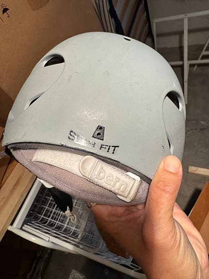 Bern Satin Fit cykelhjälm grå
