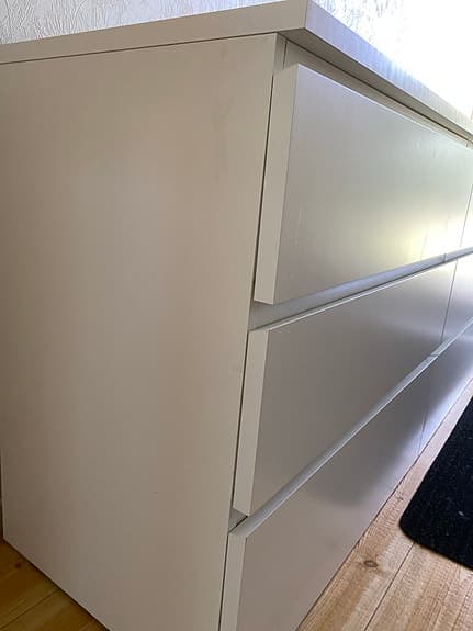 Vit byrån med 6 låder