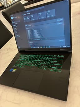 Gigabyte A16 gaming laptop 16" svart i7 16GB 1TB RTX 5070