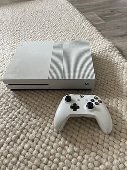 Microsoft Xbox One S spelkonsol vit