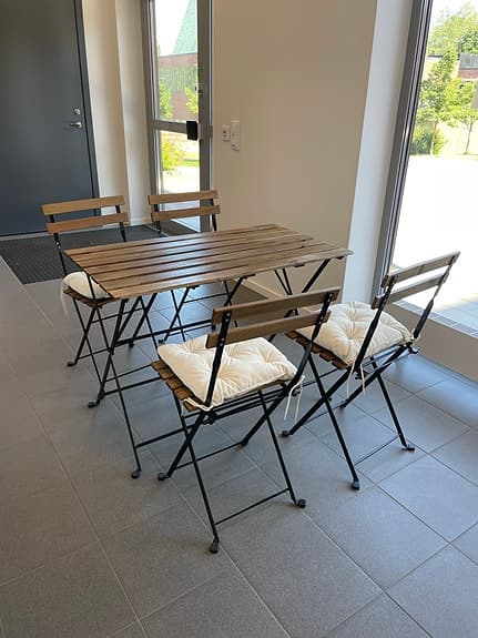 Matgrupp bord och 4 stolar
