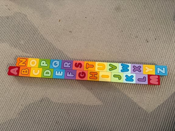 LEGO DUPLO alfabet- och sifferklossar med tåg och figurer