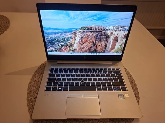 HP EliteBook 830