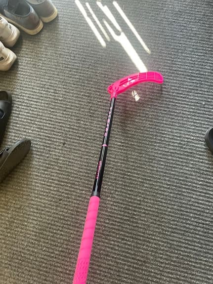 Salming Aerolite innebandyklubba rosa/svart 101cm