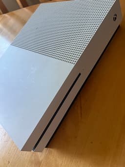 Xbox One S + 2 handkontroller