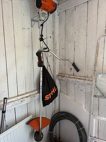 Stihl FS 131 Röjsåg inkl sele och tre skärutrustningar