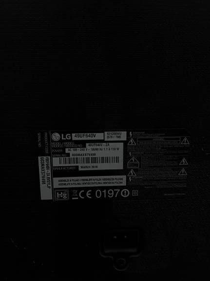 LG TV 49 tum svart, med arm (se bild)
