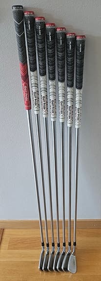 Titleist AP2 716 järn 4–9 + PW med KBS Tour C-Taper.
