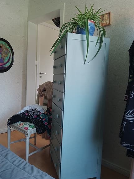 Byrå med 8 lådor vintage