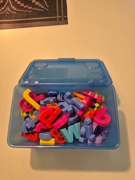 Bokstavsmagneter