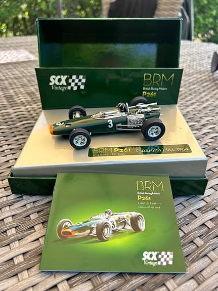 SCX Vintage BRM P261 slotracer modellbil