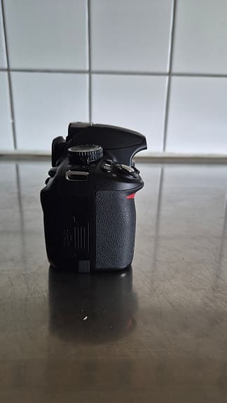 Nikon d3100 2st object, 2st batteri, 32GB SD, UV lens & Väska