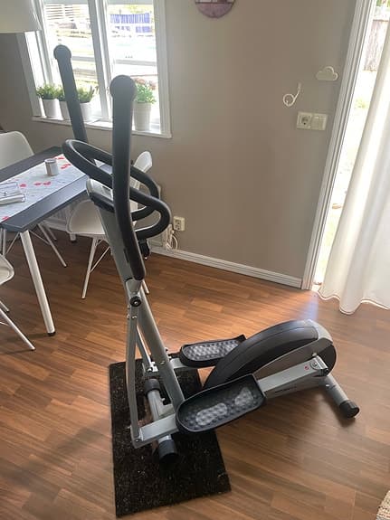 Crosstrainer med display grå/svart