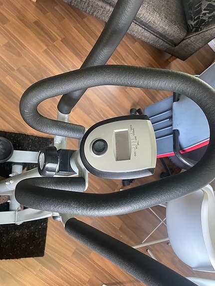 Crosstrainer med display grå/svart