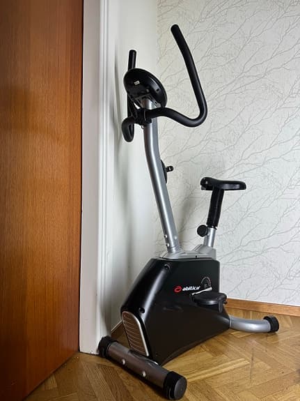 Abilica motionscykel med display svart/silver