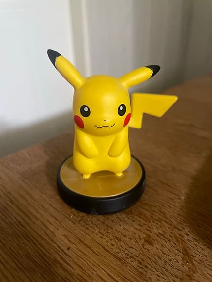 Nintendo Amiibo Pikachu figur