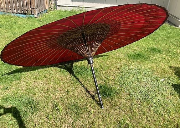 Unikt handgjort Pathein-parasoll från Myanmar (Burma) – Ø 230 cm