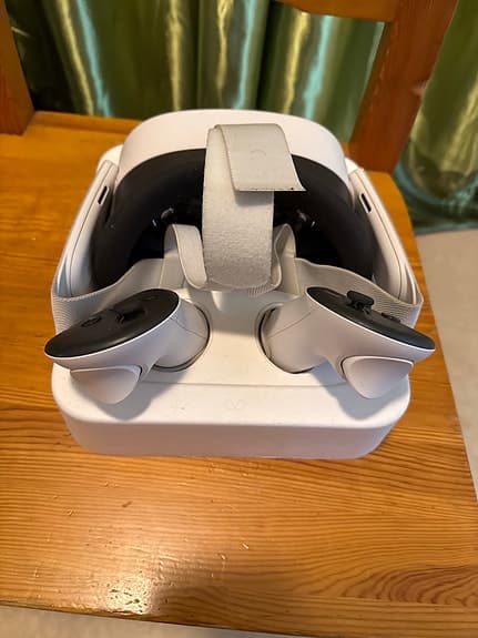 Oculus Quest 3s VR-headset med handkontroller vit