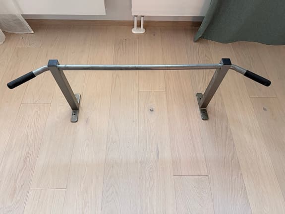 Stång för chins/pull up i metall
