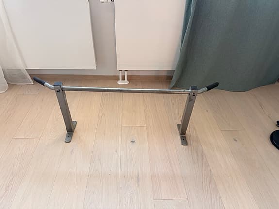 Stång för chins/pull up i metall
