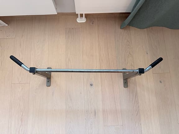 Stång för chins/pull up i metall