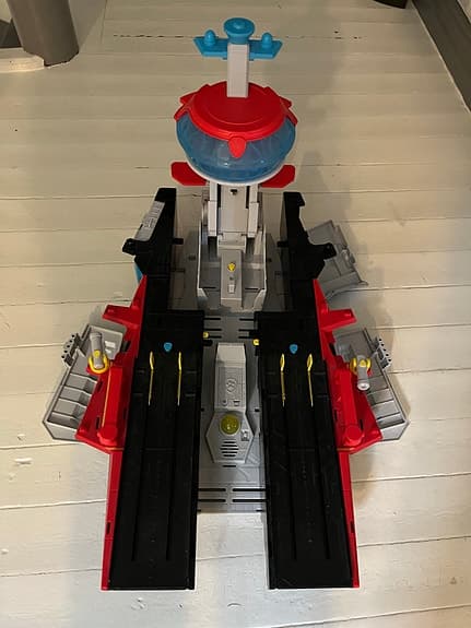 Stor paw patrol båt med fordon