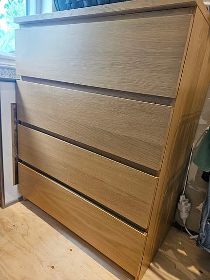 Malm byrå från IKEA