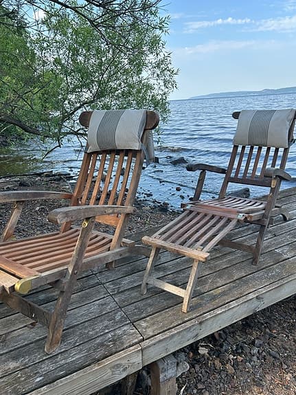 Däckstolar/ trädgårdsstolar med fotstöd i trä
