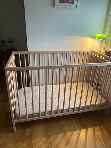 Spjälsäng