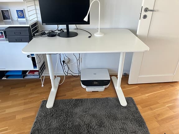 Höj och sänkbart skrivbord från IKEA