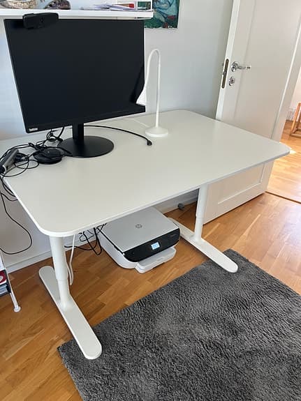 Höj och sänkbart skrivbord från IKEA