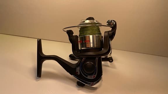 Abu Garcia Scorpio 1 FD Haspelrulle – Färdigspolad lina Toppskick svart/silver