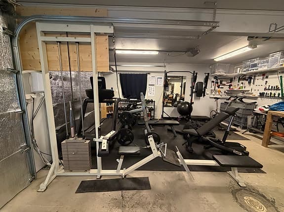 Latsdrag / sittande rodd med 100 kg viktmagasin