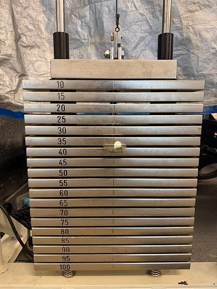 Latsdrag / sittande rodd med 100 kg viktmagasin
