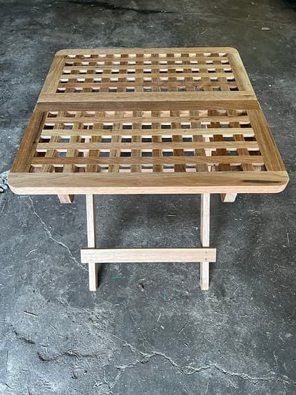 Sideibord/balkongbord/mindre bord hopfällbart i obehandlad teak