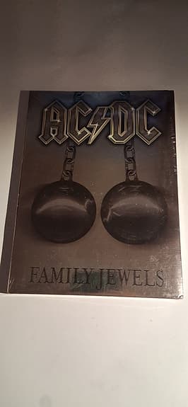 ** AC/DC – Family Jewels (2-DVD) **HELT NY / INPLASTAD!**