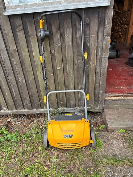 Stiga vertikalskärare/gårdsstädare gul
