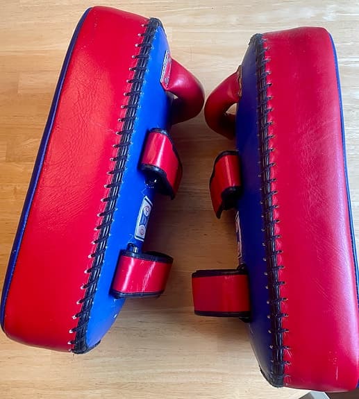 Windy Thai Pads sparkmitsar proffsmitsar äkta läder Thailand