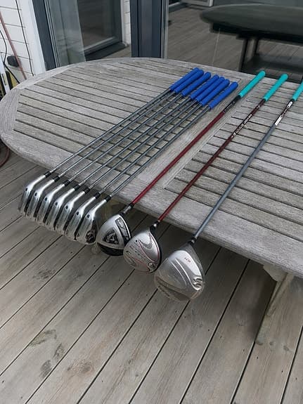 Golfklubbor set järn 4–P, trä 3 och 5 samt driver