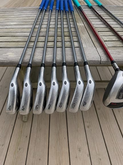 Golfklubbor set järn 4–P, trä 3 och 5 samt driver