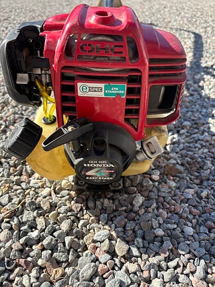 Honda UMS425E grästrimmer 4takt.