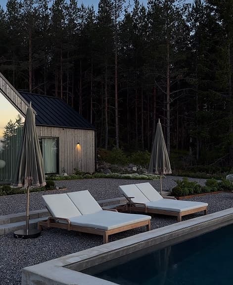 Dubbel solsäng / solstol / solbädd från Kave Home med beigea dynor