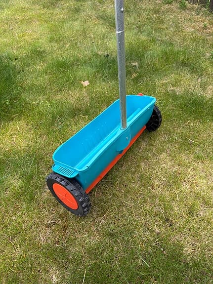 Gardena spridare gödselspridare blå