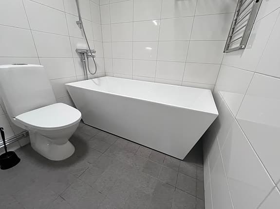 Elegant fristående badkar 170 cm – mycket gott skick