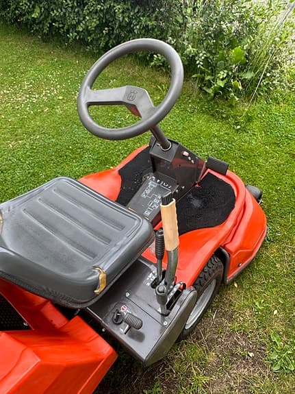 Åkgräsklippare Husqvarna Rider 11