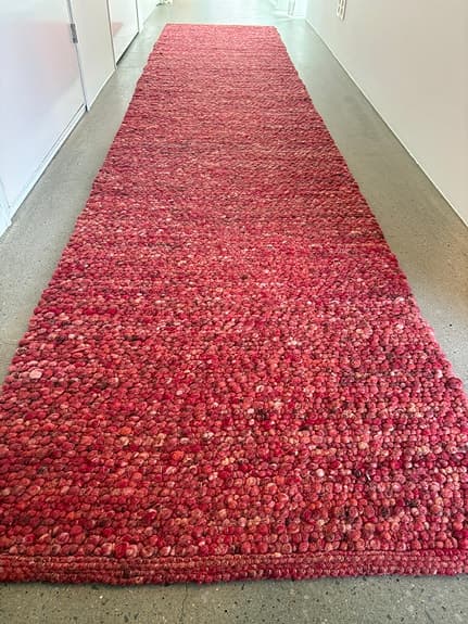Måttbeställd exklusiv ullmatta från Nessims Mattor – ca 395 × 80 cm