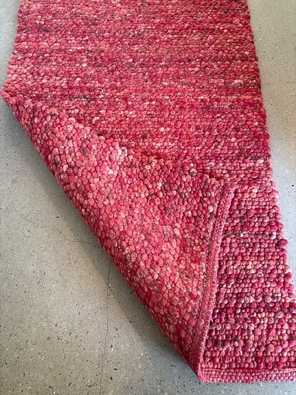Måttbeställd exklusiv ullmatta från Nessims Mattor – ca 395 × 80 cm