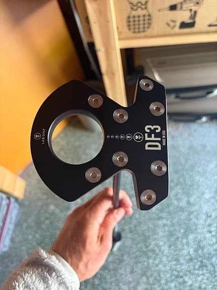 L.A.B. Golf DF3 putter svart med Accra-skaft 33”