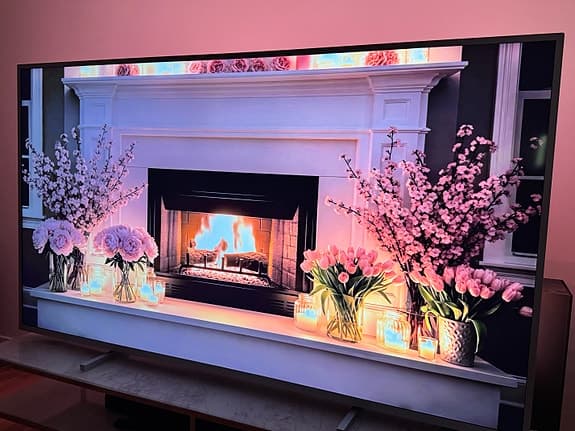 Philips 70” Smart 4K UHD 3 Sidig Ambilight