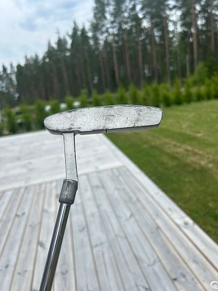Golf putter